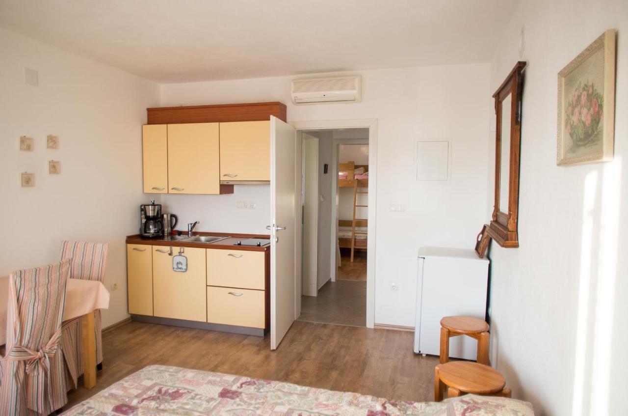 Ferienwohnung Milica Garden Prvic Sepurine Exterior foto